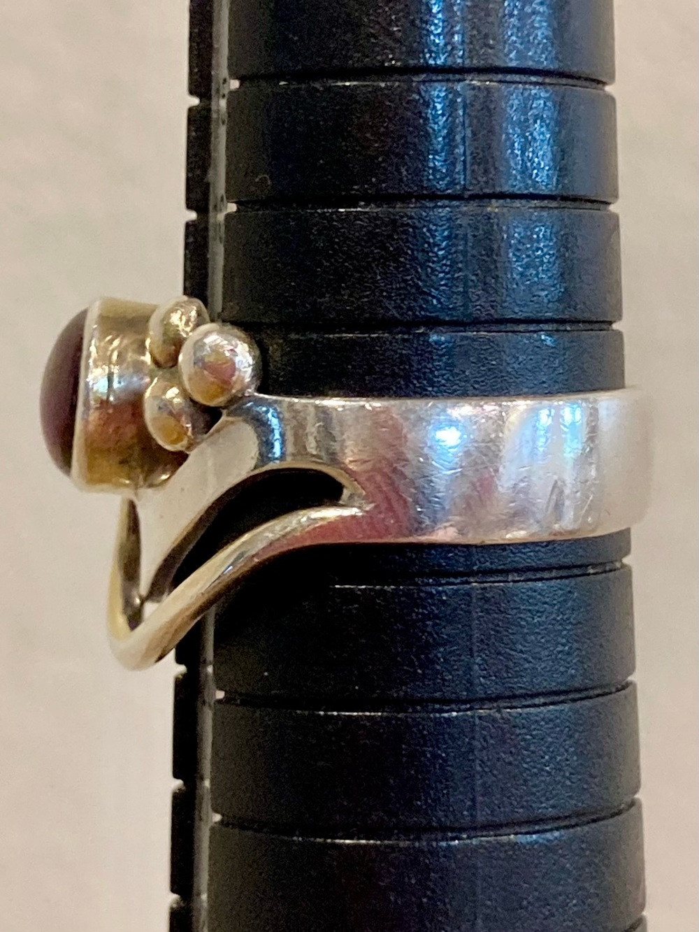 Sterling Silver & Gold‑Tone Purple Cabochon Ring • Size 8.5 • Modernist Grapes - Picture 16 of 17